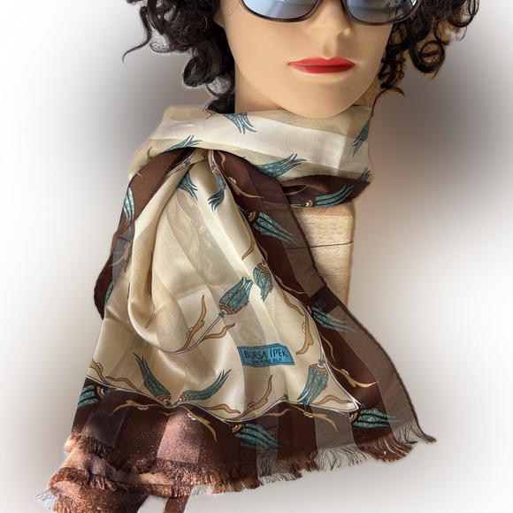 9️⃣🧣Lot of 9 Random Scarves-Varying Colors/Sizes/Brands/Materials/Conditions - Picture 3 of 17